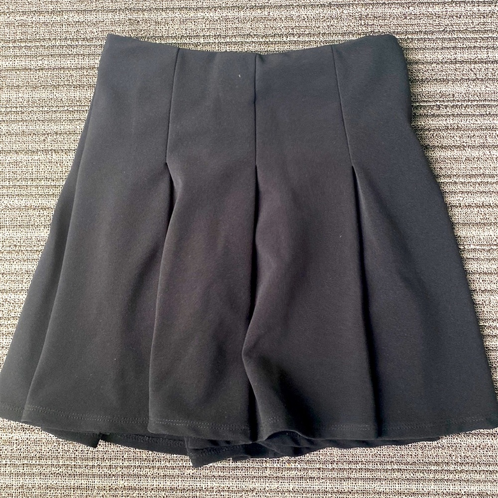 Lush black mini skirt